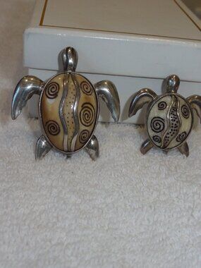 Zealandia Designs Sterling Silver w/Fossilized Ivory Sea Turtle Pins (2)